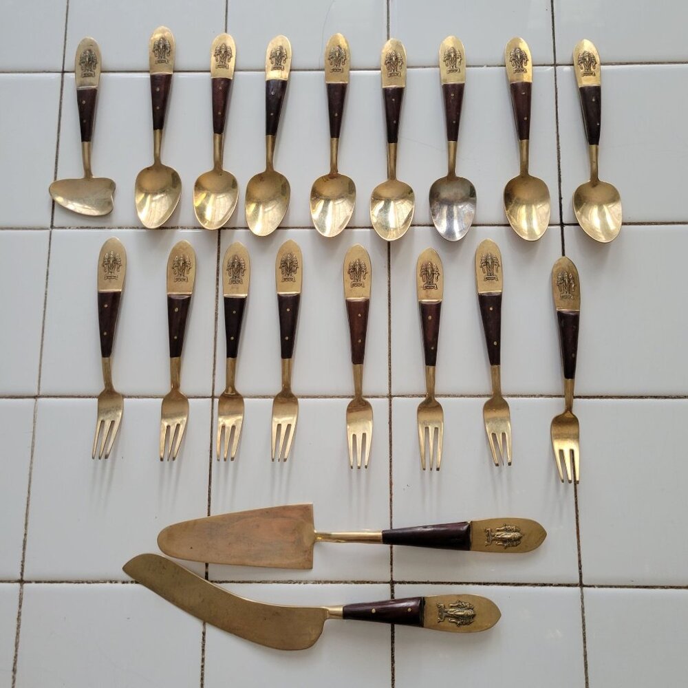 19 Pc Set Flatware Vintage Wood Handle Cutlery Elephant Siam Hors D'oeuvres Serv